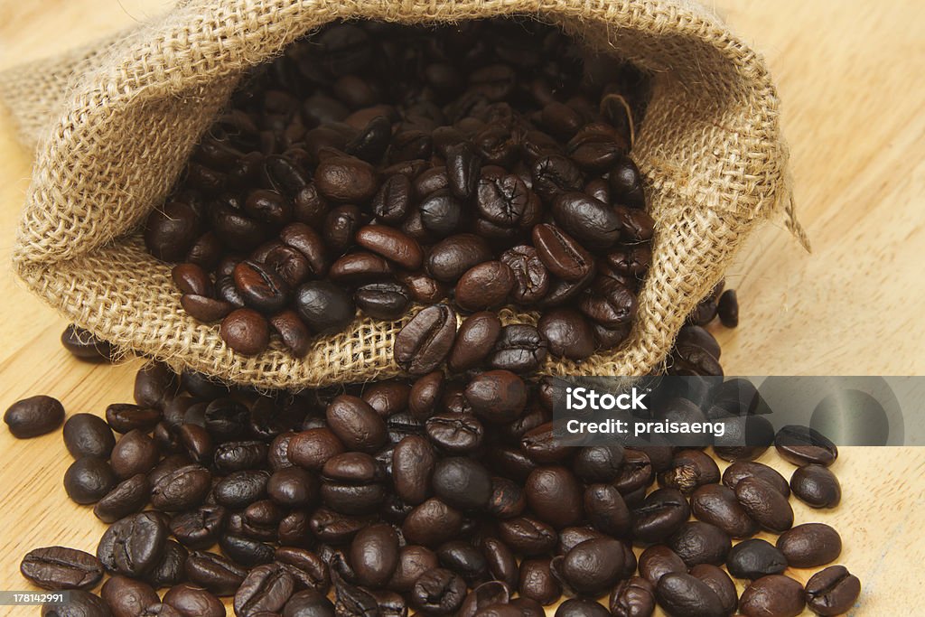 Nahaufnahme von Kaffeebohnen in eine Tasche - Lizenzfrei Brasilien Stock-Foto