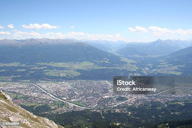 Vista Panorámica De Innsbruck Tyrol Austriaalpes Foto de stock y más banco de imágenes de Agricultura