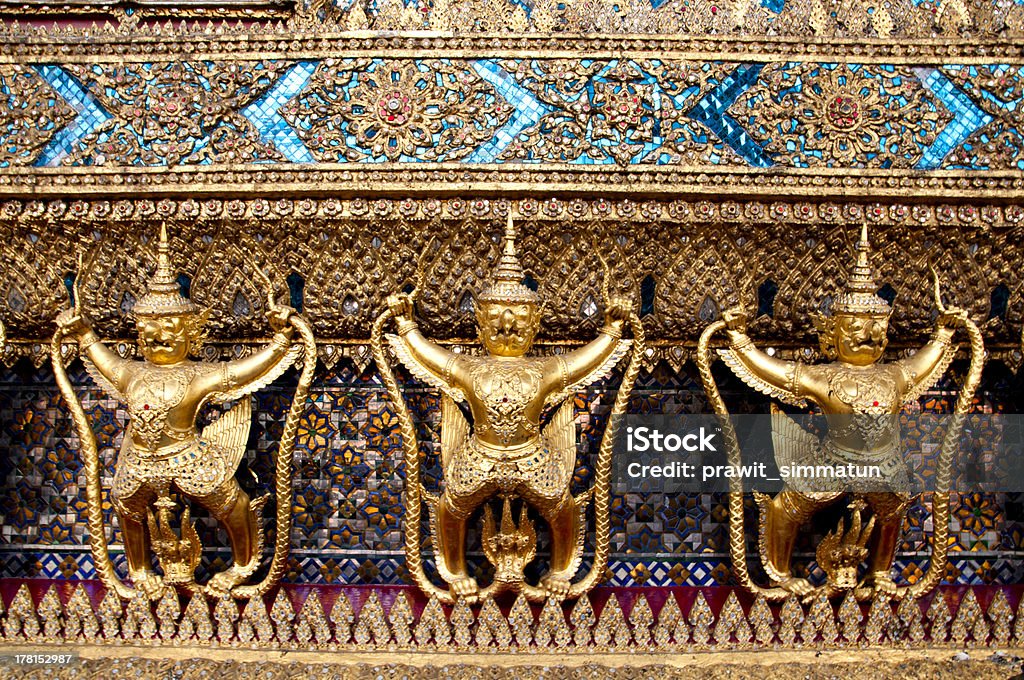 Garuda at wat phra keaw. - Foto de stock de Animal libre de derechos