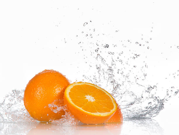 istock Orange fruits and Splashing water 178153281