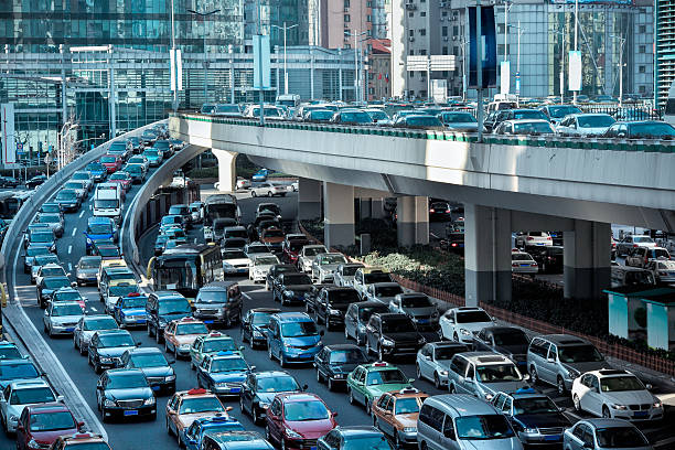 automobile la congestión en la mañana hora pico - embotellamiento fotografías e imágenes de stock