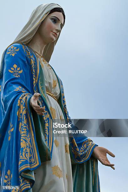 Virgin Mary Statue В Таиланде — стоковые фотографии и другие картинки Библия - Библия, Вертикальный, Взрослый