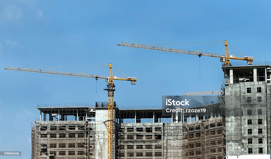 Construcción de hormigón con Grúas - Foto de stock de Acero libre de derechos