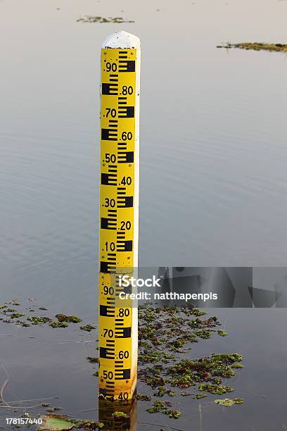 물 기포수준기 측정 0명에 대한 스톡 사진 및 기타 이미지 - 0명, 고요한 장면, 규모