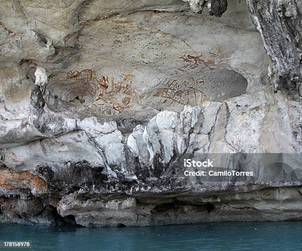 Cave Malarstwo W Phang Ngatajlandia - zdjęcia stockowe i więcej obrazów Archeologia - Archeologia, Azja, Azjatycka kultura plemienna