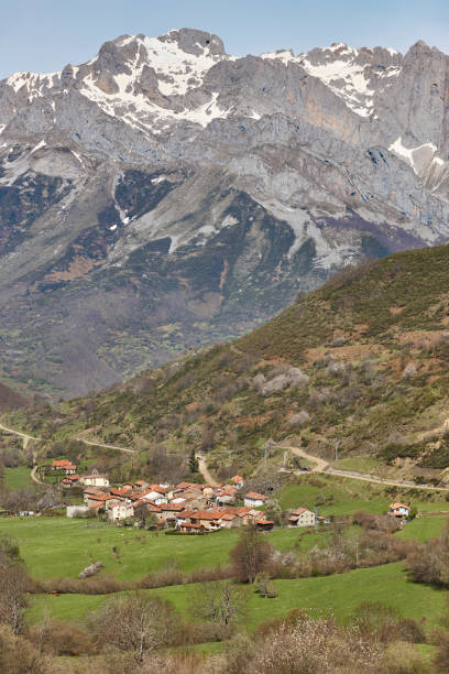 istock Green valley mountain landscape. Cares route. Castilla Leon, Spain 1781596123