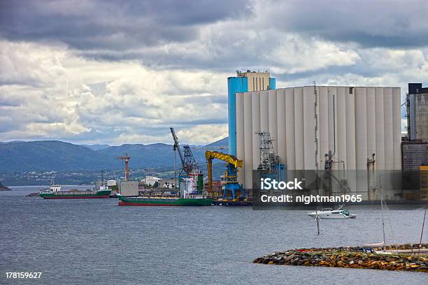 Foto de Porto De Stavanger e mais fotos de stock de Indústria - Indústria, Noruega, Armazém de grãos