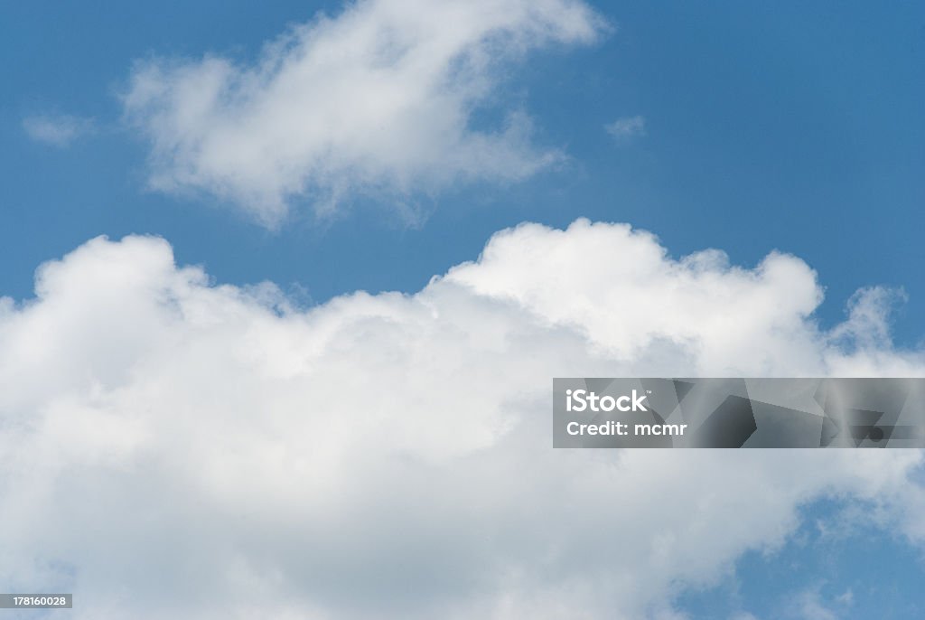 Ciel bleu et nuages blancs - Photo de Beauté de la nature libre de droits