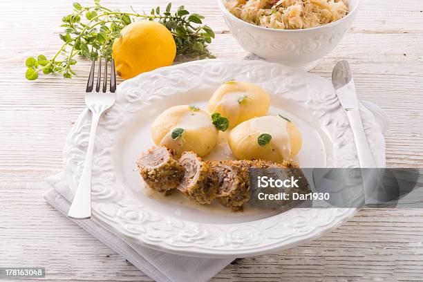 Carne De Porco Com Batata E Couverepolho Dumplings - Fotografias de stock e mais imagens de Alecrim