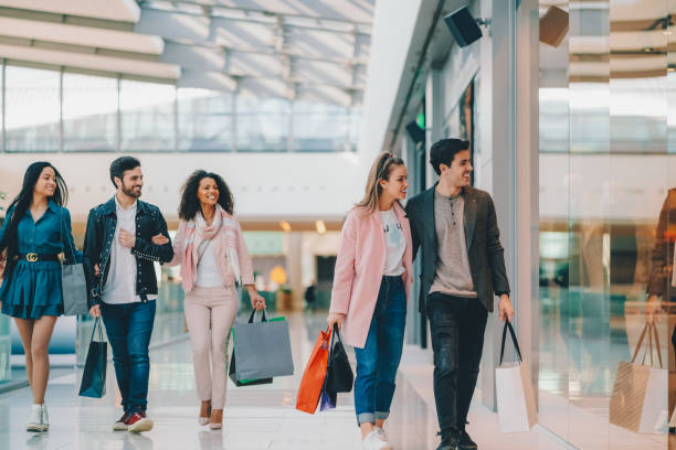 istock Friends in the shopping mall 1781637645