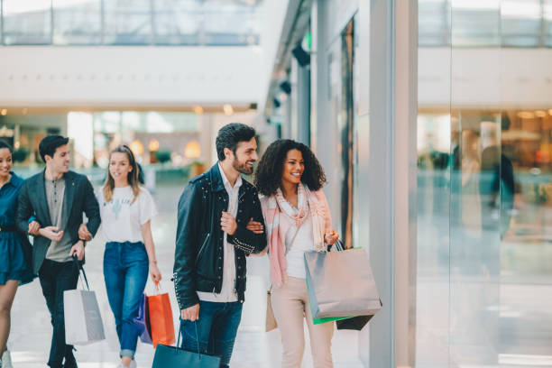 istock Friends in the shopping mall 1781637685