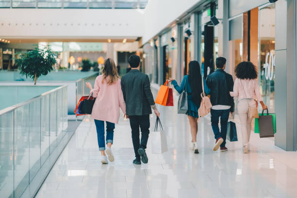 istock Friends in the shopping mall 1781639352