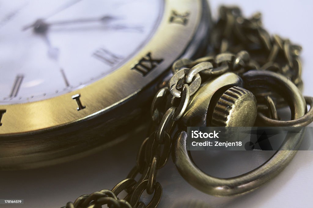 Antiguo reloj de bolsillo - Foto de stock de Antigualla libre de derechos