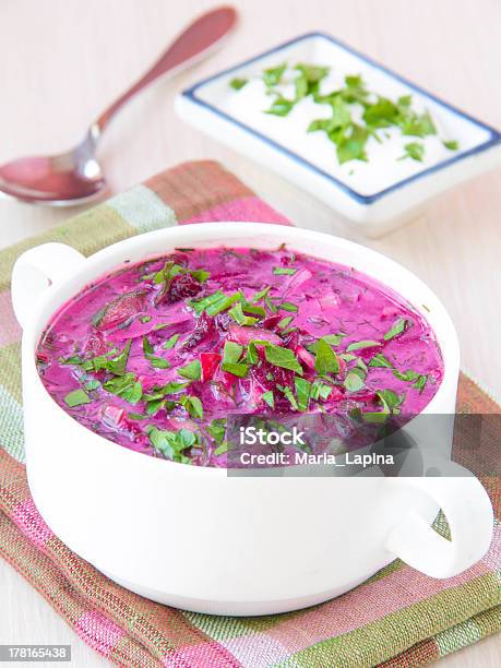 Traditionellen Litauischen Sommerlichen Kalte Suppe Mit Rüben Gurke Und Ei Stockfoto und mehr Bilder von Abnehmen