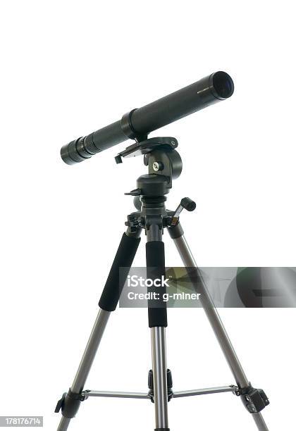 Telescopio E Treppiede - Fotografie stock e altre immagini di Attrezzatura - Attrezzatura, Canocchiale, Composizione verticale