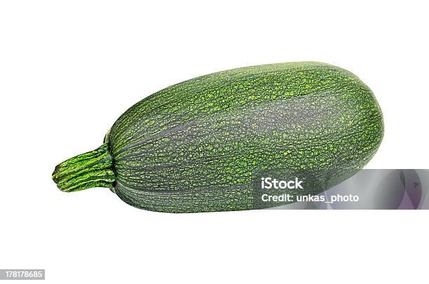 緑の野菜の骨髄ズッキーニ - おやつのストックフォトや画像を多数ご用意 - おやつ, オーガニック, カットアウト