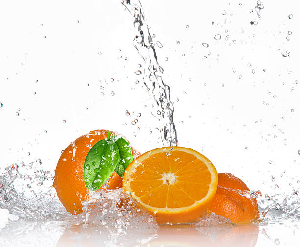 istock Orange fruits and Splashing water 178181542