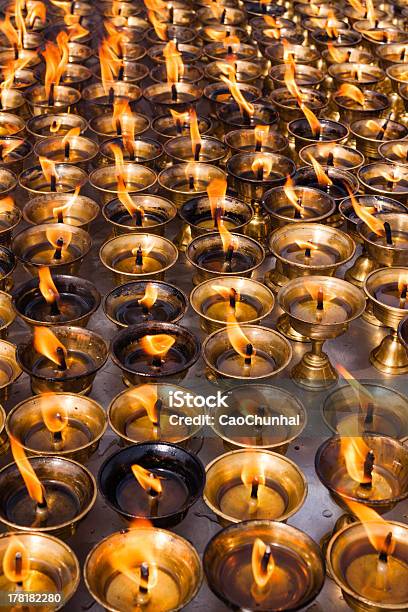 Foto de Ghee Luminárias e mais fotos de stock de Acender - Acender, Amarelo, Antiguidade