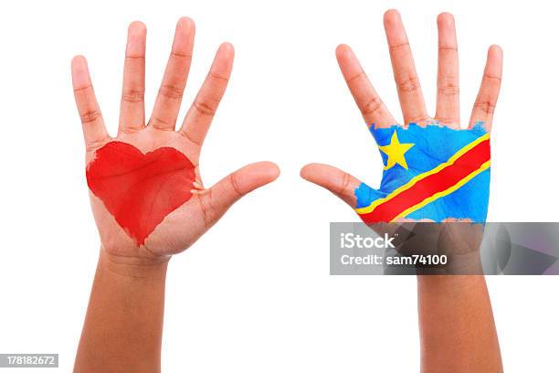 Mani Africane Con Un Cuore Dipinto E La Bandiera Consolese - Fotografie stock e altre immagini di Africa