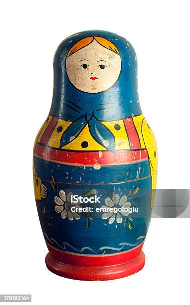 Matryoshka 흰색 바탕에 그림자와 0명에 대한 스톡 사진 및 기타 이미지 - 0명, 가정용 장비, 개체 그룹