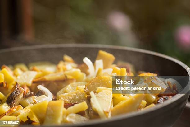 Patatas Fritas Foto de stock y más banco de imágenes de Aire libre - Aire libre, Al horno, Alimento