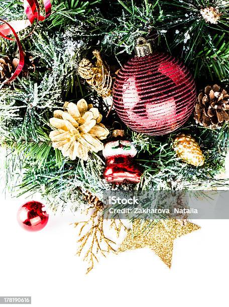 Composición Con Decoraciones De Navidad Aislado En Blanco Trasera Foto de stock y más banco de imágenes de Adorno de navidad