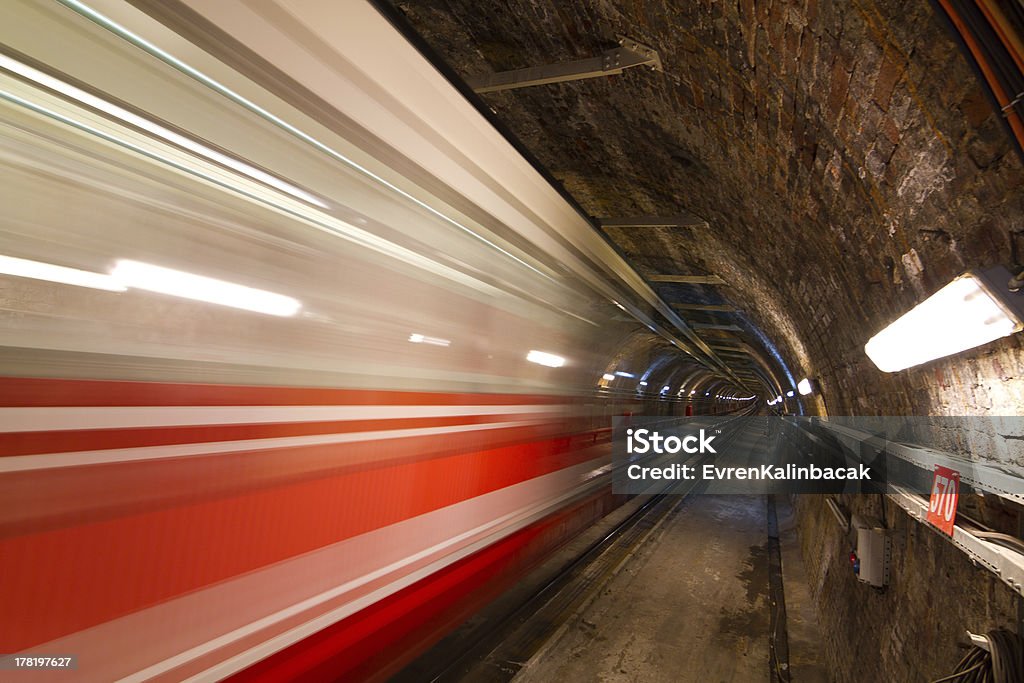 Old túnel linha - Foto de stock de Antigo royalty-free