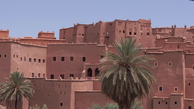 Ancient Moroccan village in the Sahara, where history and tradition blend in the architecture, reflecting Africa's rich heritage.