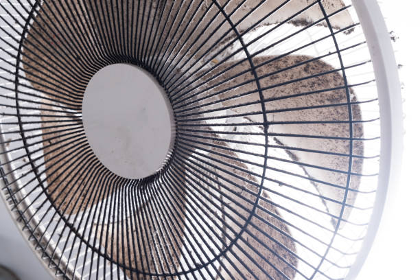 istock cleaning dirty electric fan 1782117045