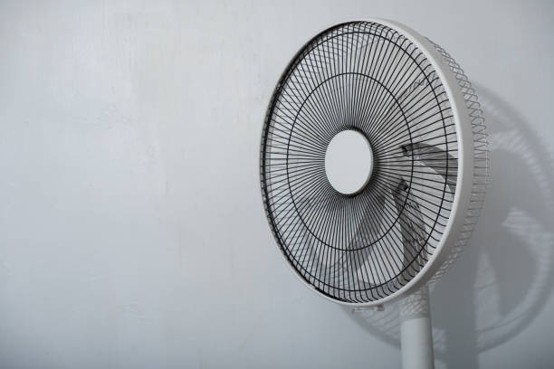 istock cleaning dirty electric fan 1782122958