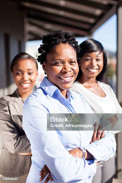 Foto de Mulher Africana Equipe De Negócios e mais fotos de stock de Afro-americano - Afro-americano, Mulher de Negócios, Origem Africana