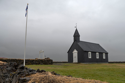 The Black Church of Budhir, sud Iceland: It is a black wooden church and its appearance is very unique
