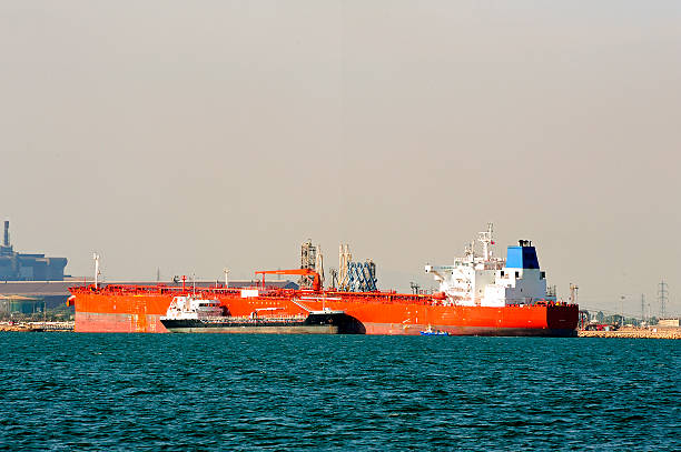 istock quay tanker to discharge 178233357