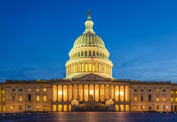 istock Kapitol in Washington DC zur Blauen Stunde 1782428675