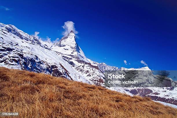 Panorama Del Monte Cervino Peak - Fotografie stock e altre immagini di Alpi - Alpi, Alpi svizzere, Ambientazione esterna