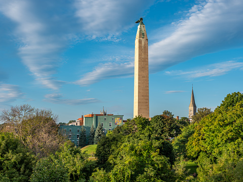 Picture of the MacDonough Monument, in front of the Plattsburgh, NY City Hall from a far perspective.