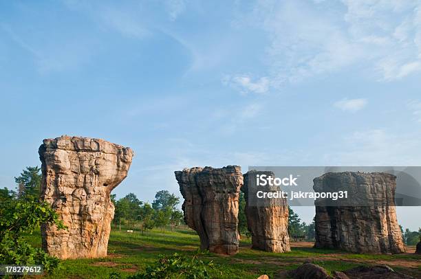 Mor Hin Khao Chaiyaphumthailandkgm Stonehenge Da Tailândia - Fotografias de stock e mais imagens de Anoitecer