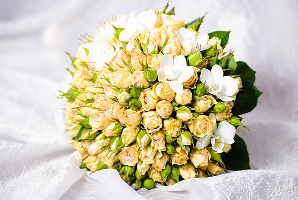 istock Wedding peach-coloured bouquet 178280424