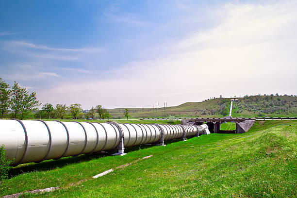 istock Industrial pipe with gas and oil 178280934