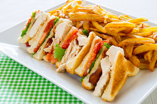 club sandwich pasto - club sandwich sandwich french fries turkey foto e immagini stock