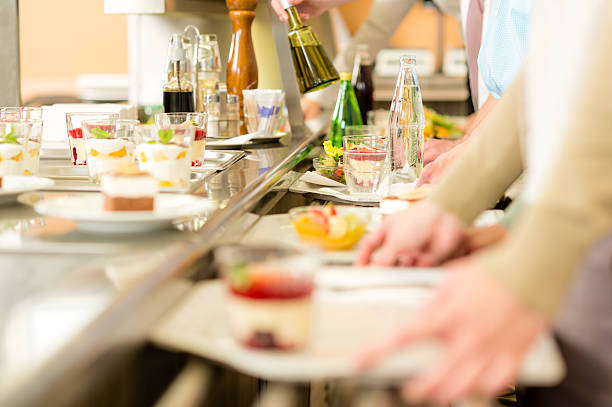 Dessert im cafeteria mit Selbstbedienung, canteen – Foto