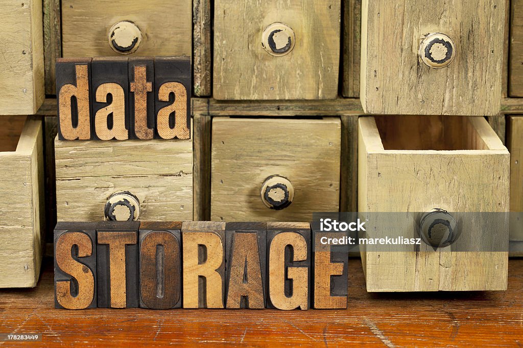 Concepto de almacenamiento de datos - Foto de stock de Anticuado libre de derechos