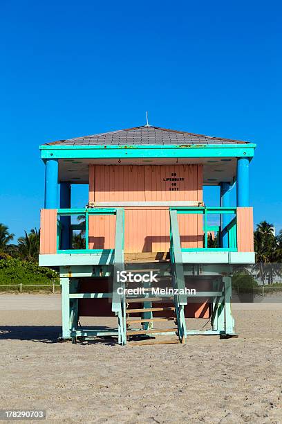 Ratownik Kabina Na Puste Beach Miami Floryda - zdjęcia stockowe i więcej obrazów Ameryka - Ameryka, Bez ludzi, Bezpieczeństwo