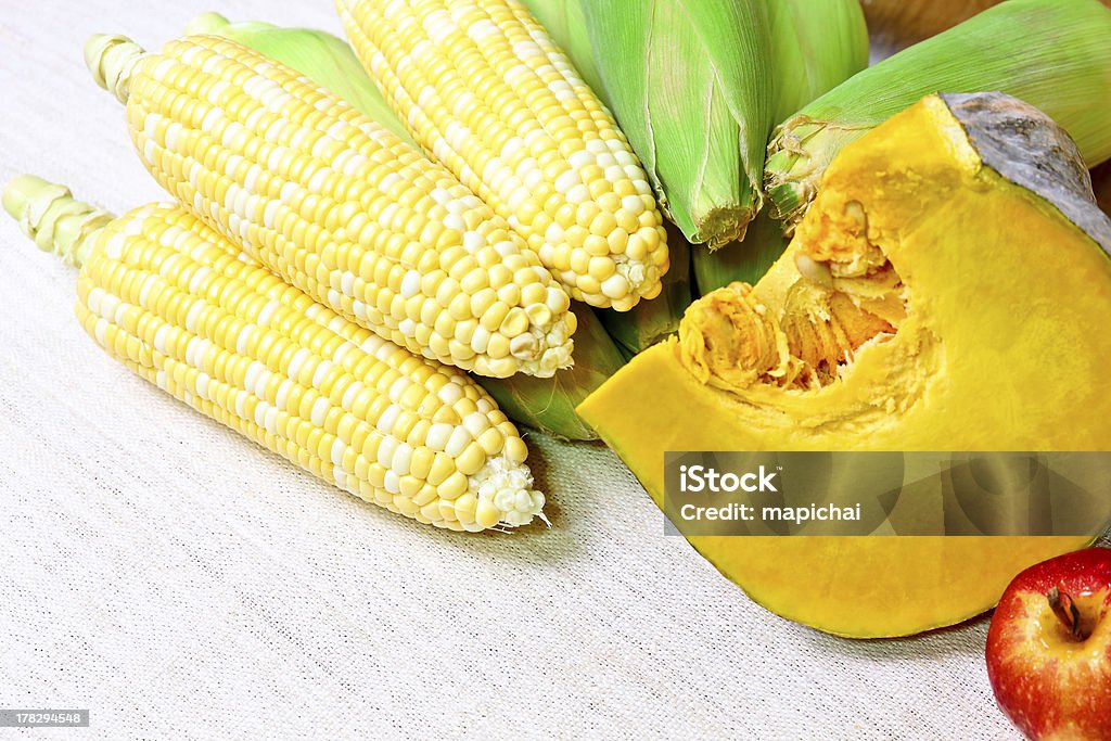 Corn mit Kürbis - Lizenzfrei Abnehmen Stock-Foto