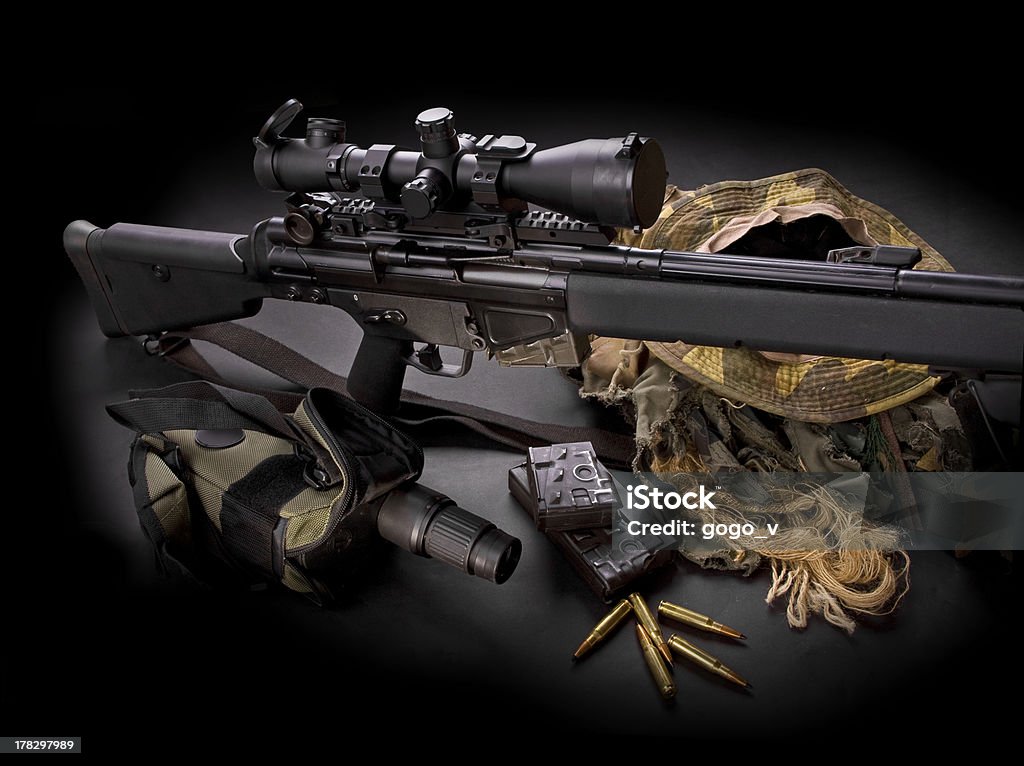 Foto de Conjunto De Exército Sniper Armas e mais fotos de stock de Adulto -  Adulto, Agressão, Arma de Fogo - iStock