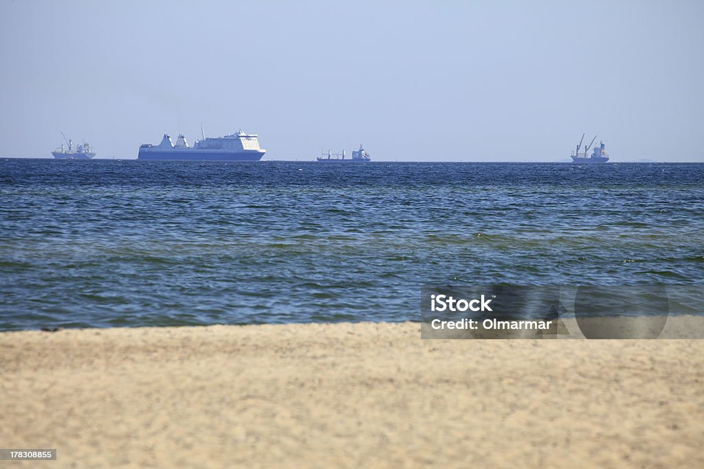 Отправляйте на clear море поверхности - Стоковые фото Без людей роялти-фри