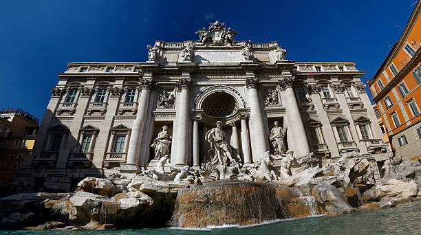 istock Fontana di Trevi, Rome, Italy 178330621