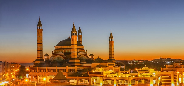 Diyarbakır Selahaddin Eyyubi Mosque is among the most important architectural works of the city.