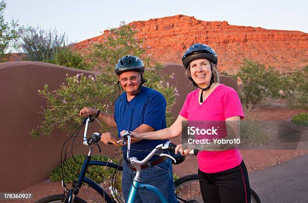 Aktive Senior Paar Gesund Und Fit Stockfoto und mehr Bilder von Älteres Paar - Älteres Paar, Aktiver Lebensstil, Aktiver Senior