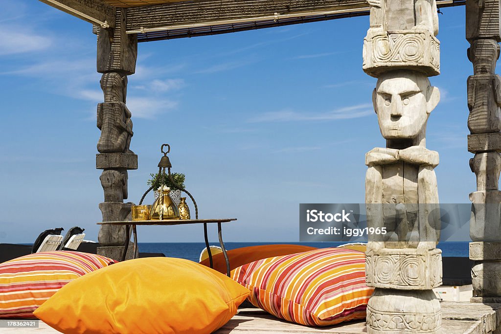 Oriental Canopy su una spiaggia - Foto stock royalty-free di Nudo